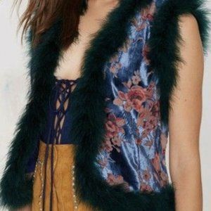 LINE & DOT (NASTYGAL) FLORAL + FEATHERY VEST
